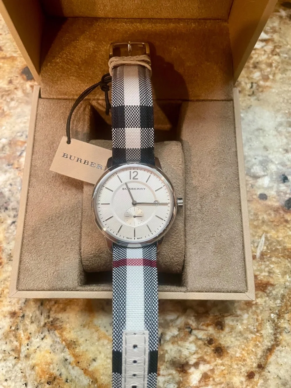 Burberry Watch Unisex, NWT
